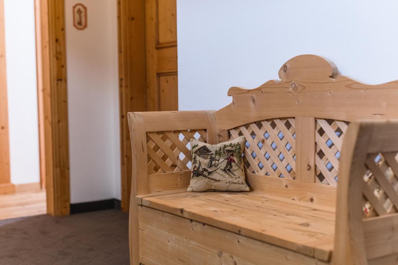 Garni Hotel Rosengarten B&B セルヴァ・ディ・ヴァル・ガルデーナ エクステリア 写真
