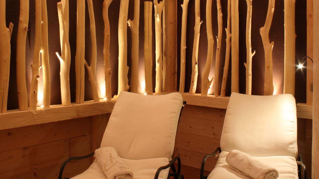 Garni Hotel Rosengarten B&B セルヴァ・ディ・ヴァル・ガルデーナ エクステリア 写真