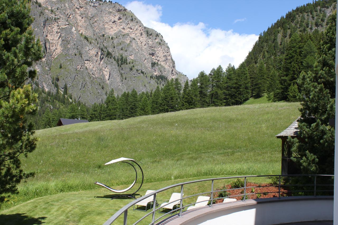 Garni Hotel Rosengarten B&B セルヴァ・ディ・ヴァル・ガルデーナ エクステリア 写真